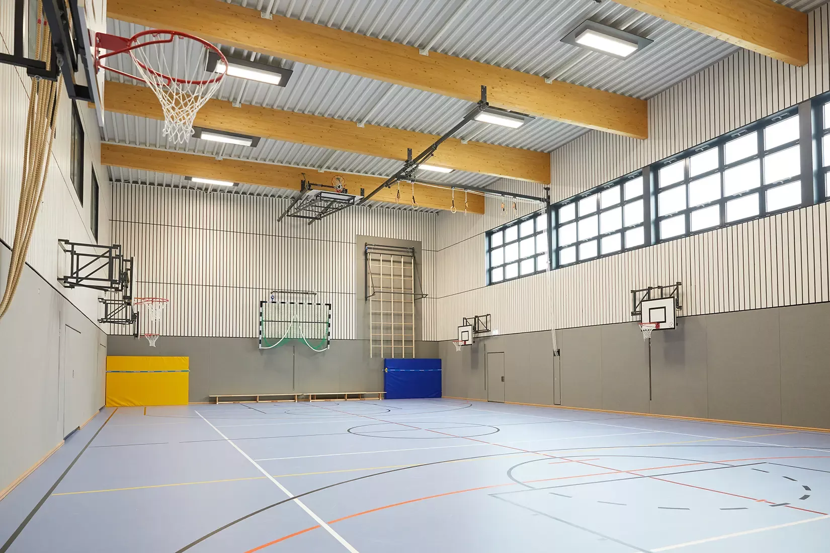 Sporthalle in der August-Hermann-Francke-Grundschule Detmold. Ein Projekt von EPU ARCHITEKTEN.